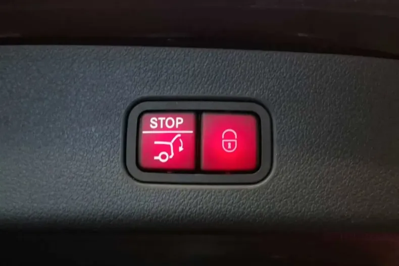 Mercedes-Benz GLC 300 din 2023 cu 61.242 km - oferta MER152417 - foto 10