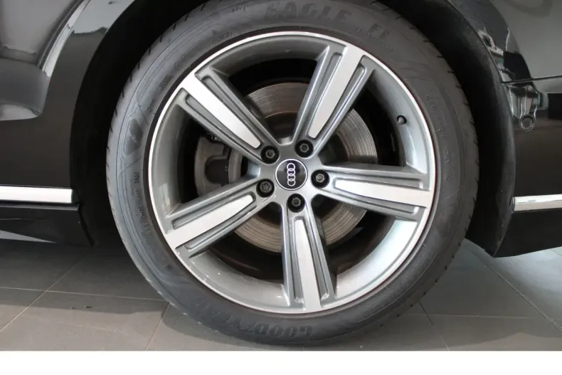 Audi A8 din 2021 cu 96.995 km - oferta AUD152422 - foto 27