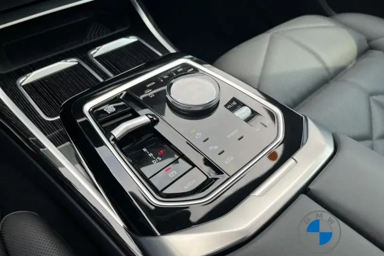 BMW 740 din 2024 cu 18.588 km - oferta BMW152423 - foto 13