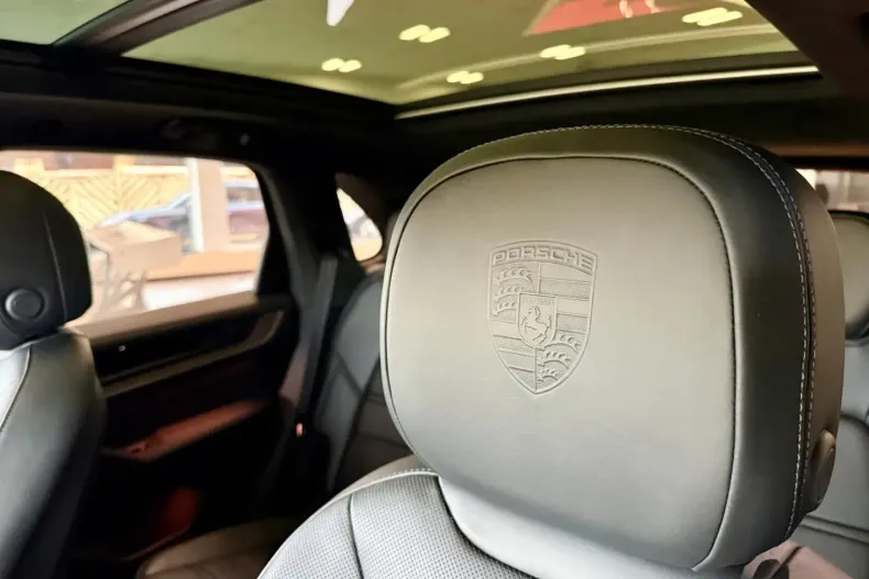 Porsche Cayenne din 2024 cu 48.298 km - oferta POR152427 - foto 8