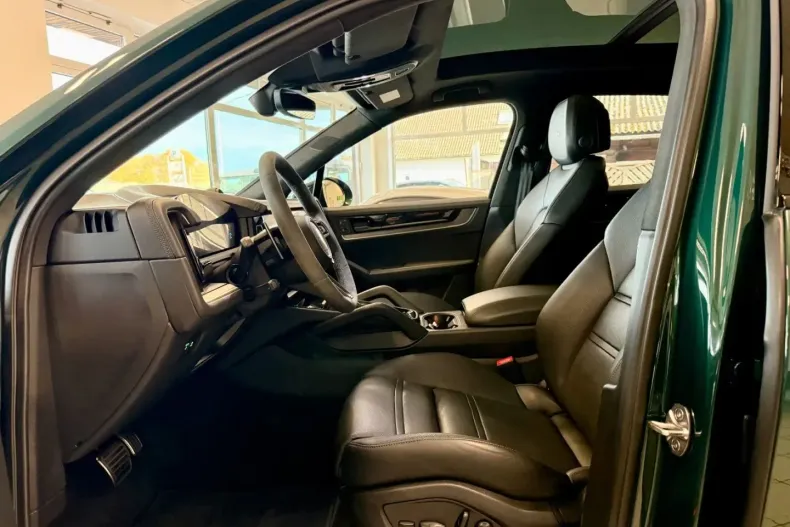 Porsche Cayenne din 2024 cu 48.298 km - oferta POR152427 - foto 10