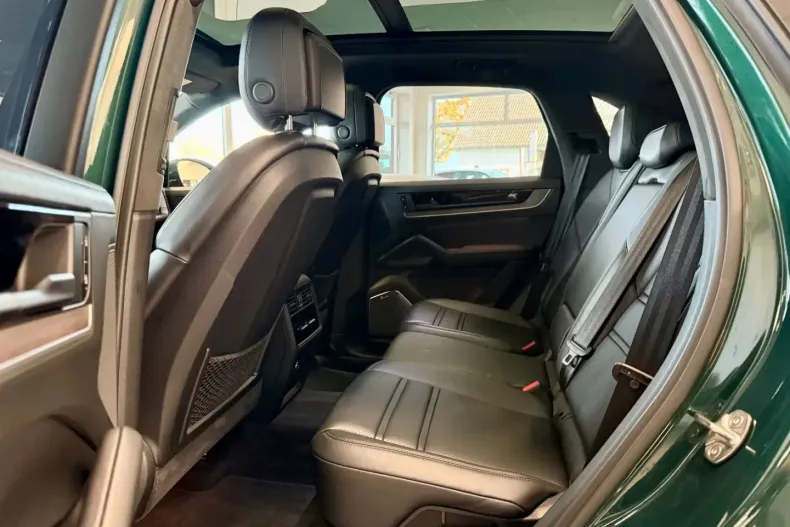 Porsche Cayenne din 2024 cu 48.298 km - oferta POR152427 - foto 11