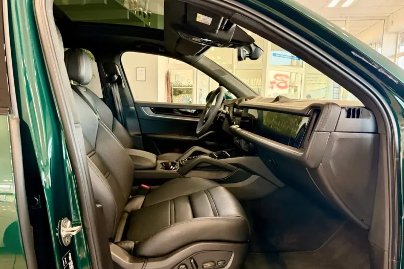 Porsche Cayenne din 2024 cu 48.298 km - oferta POR152427 - foto 16