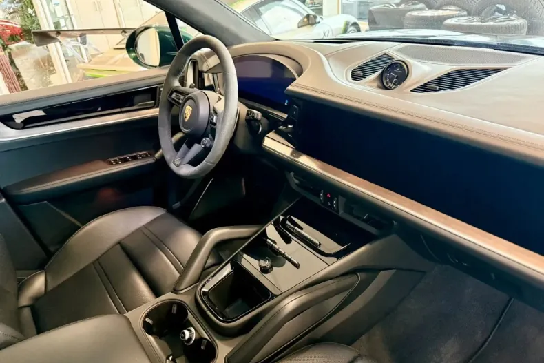 Porsche Cayenne din 2024 cu 48.298 km - oferta POR152427 - foto 17