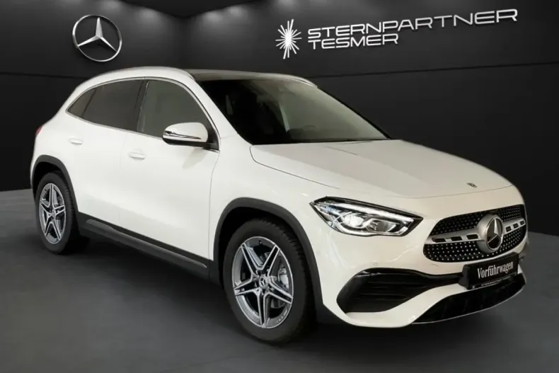 Mercedes-Benz GLA 200 din 2023 cu 33.723 km - oferta MER152440 - foto 1