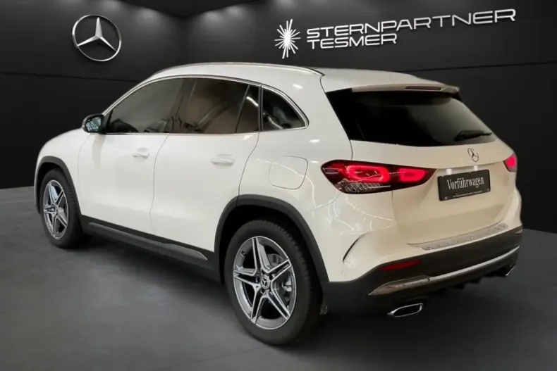 Mercedes-Benz GLA 200 din 2023 cu 33.723 km - oferta MER152440 - foto 3