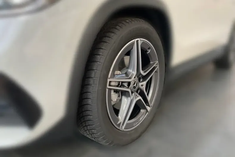 Mercedes-Benz GLA 200 din 2023 cu 33.723 km - oferta MER152440 - foto 6