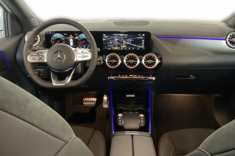 Mercedes-Benz GLA 200 din 2023 cu 33.723 km - oferta MER152440 - foto 7