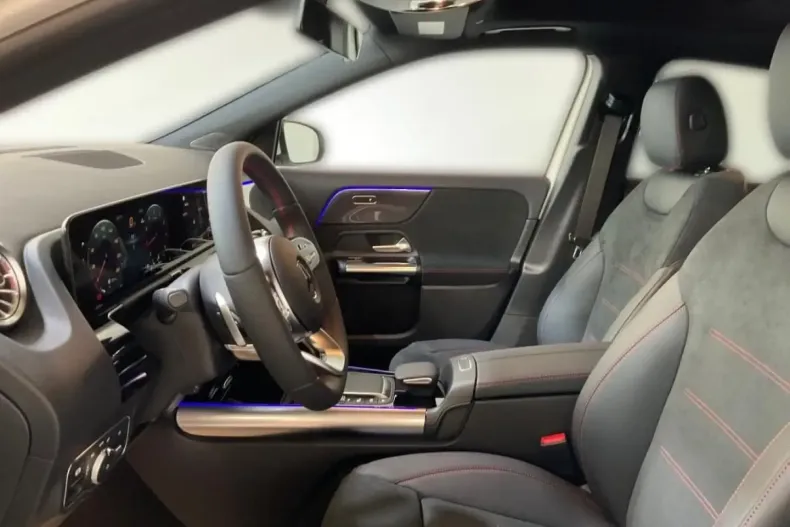 Mercedes-Benz GLA 200 din 2023 cu 33.723 km - oferta MER152440 - foto 8