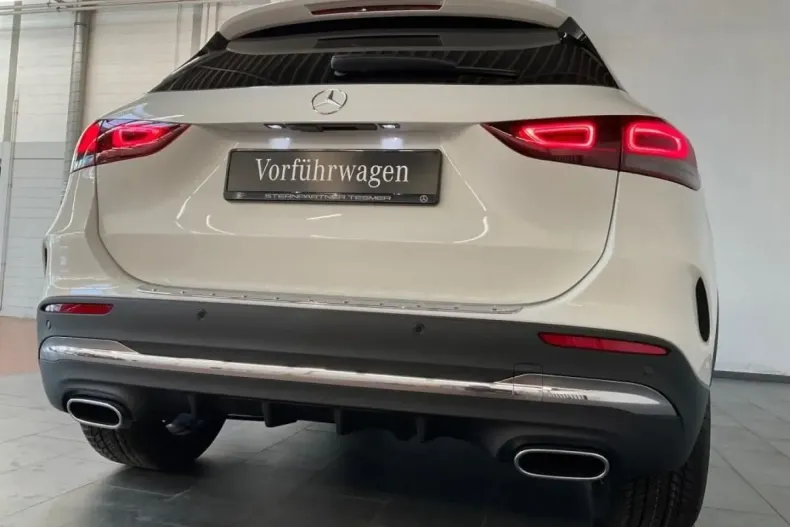 Mercedes-Benz GLA 200 din 2023 cu 33.723 km - oferta MER152440 - foto 17