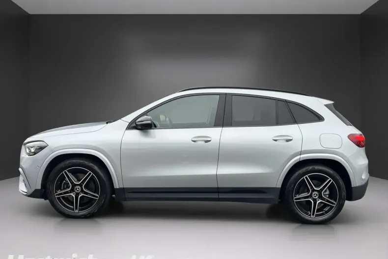 Mercedes-Benz GLA 220 din 2023 cu 47.490 km - oferta MER152441 - foto 4