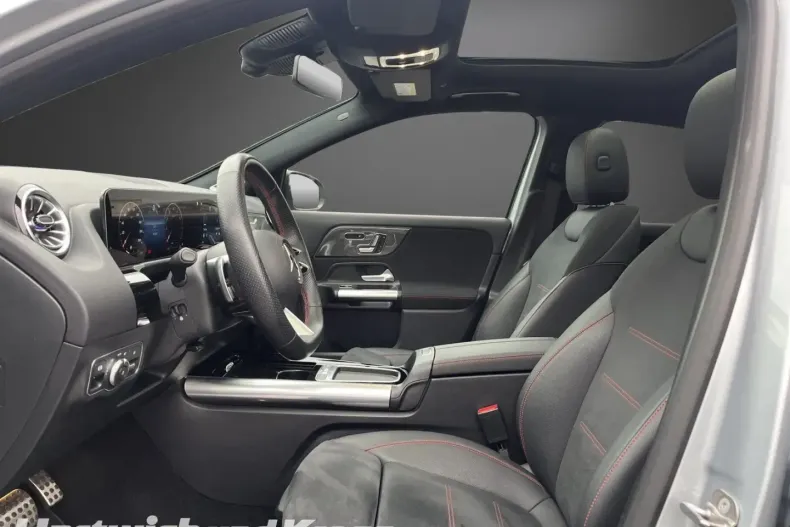 Mercedes-Benz GLA 220 din 2023 cu 47.490 km - oferta MER152441 - foto 13