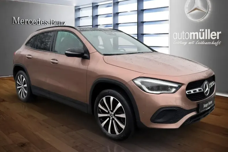Mercedes-Benz GLA 250 din 2022 cu 27.650 km - oferta MER152443 - foto 1