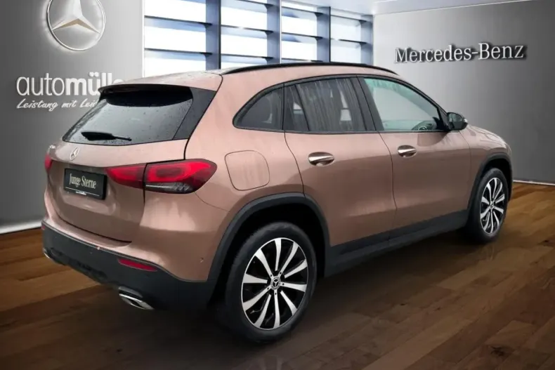 Mercedes-Benz GLA 250 din 2022 cu 27.650 km - oferta MER152443 - foto 10