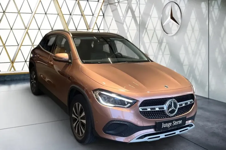Mercedes-Benz GLA 250 din 2021 cu 44.007 km - oferta MER152444 - foto 2