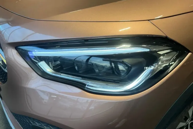 Mercedes-Benz GLA 250 din 2021 cu 44.007 km - oferta MER152444 - foto 3