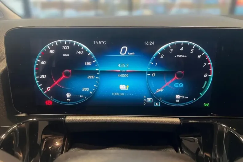 Mercedes-Benz GLA 250 din 2021 cu 44.007 km - oferta MER152444 - foto 5