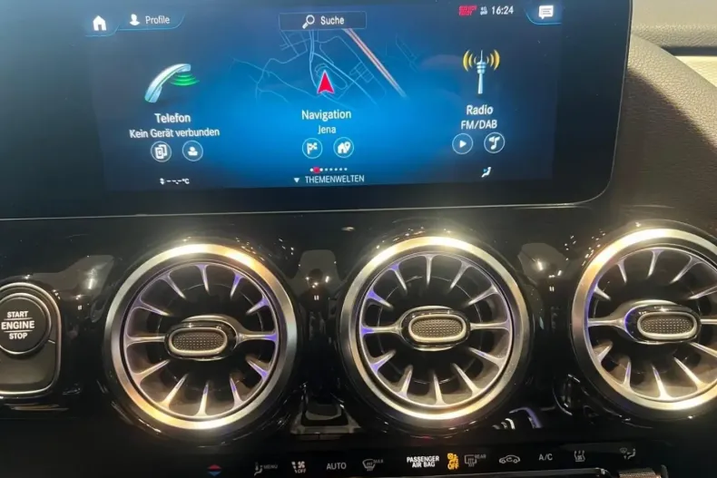 Mercedes-Benz GLA 250 din 2021 cu 44.007 km - oferta MER152444 - foto 6