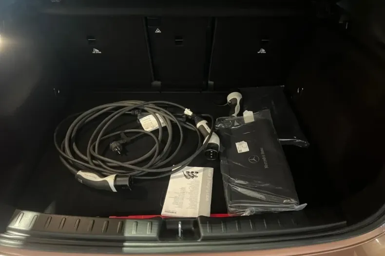 Mercedes-Benz GLA 250 din 2021 cu 44.007 km - oferta MER152444 - foto 12