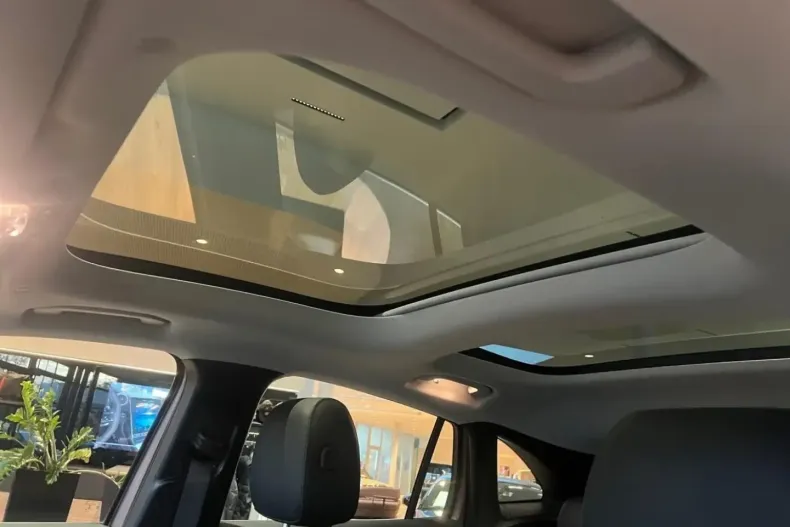 Mercedes-Benz GLA 250 din 2021 cu 44.007 km - oferta MER152444 - foto 16