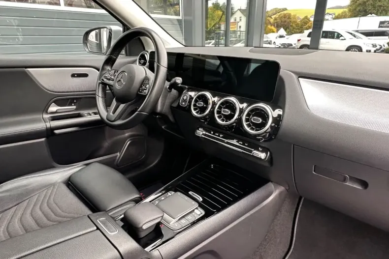 Mercedes-Benz GLA 220 din 2021 cu 99.000 km - oferta MER152448 - foto 9