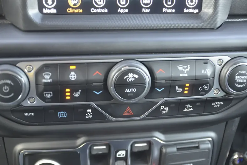 Jeep Wrangler din 2021 cu 123.238 km - oferta JEE152449 - foto 29