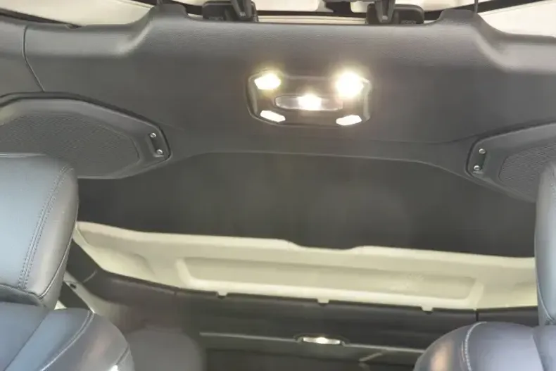 Jeep Wrangler din 2021 cu 123.238 km - oferta JEE152449 - foto 38