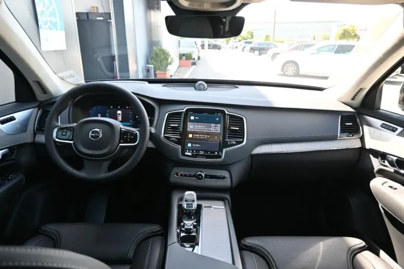 Volvo XC90 din 2024 cu 5.500 km - oferta VOL152456 - foto 18