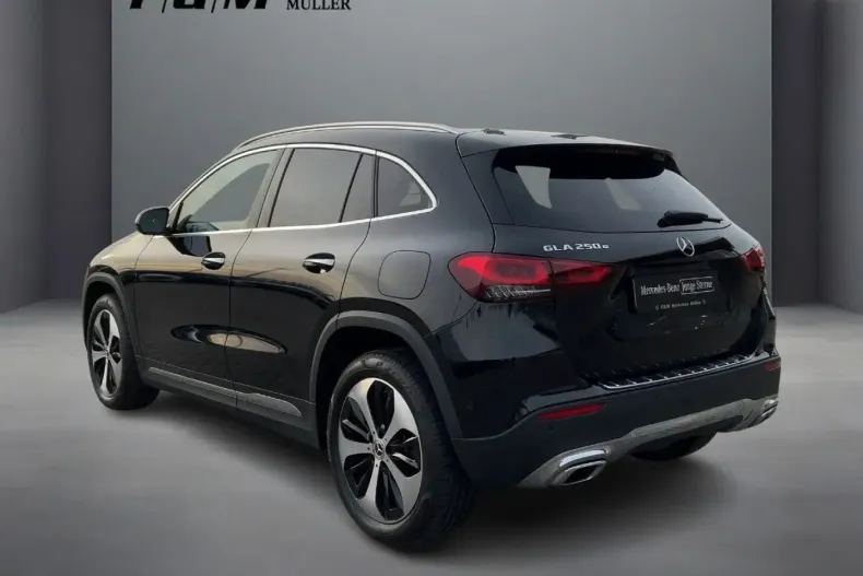 Mercedes-Benz GLA 250 din 2022 cu 121.900 km - oferta MER152458 - foto 3