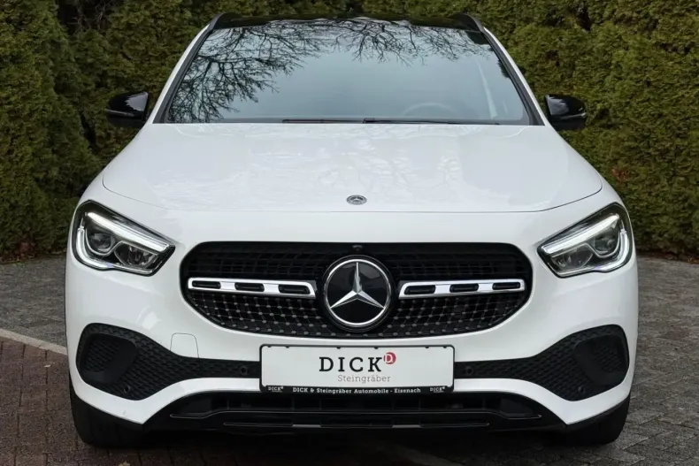 Mercedes-Benz GLA 200 din 2020 cu 20.800 km - oferta MER152459 - foto 3