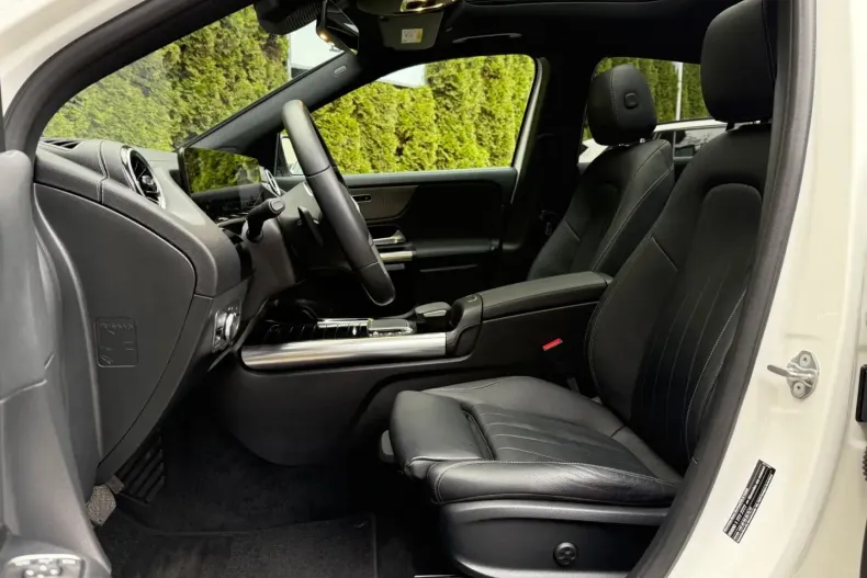 Mercedes-Benz GLA 200 din 2020 cu 20.800 km - oferta MER152459 - foto 8