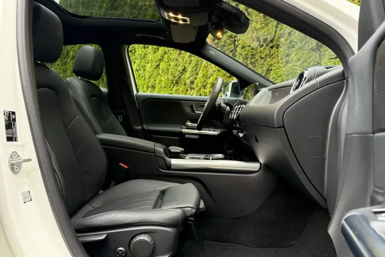 Mercedes-Benz GLA 200 din 2020 cu 20.800 km - oferta MER152459 - foto 10