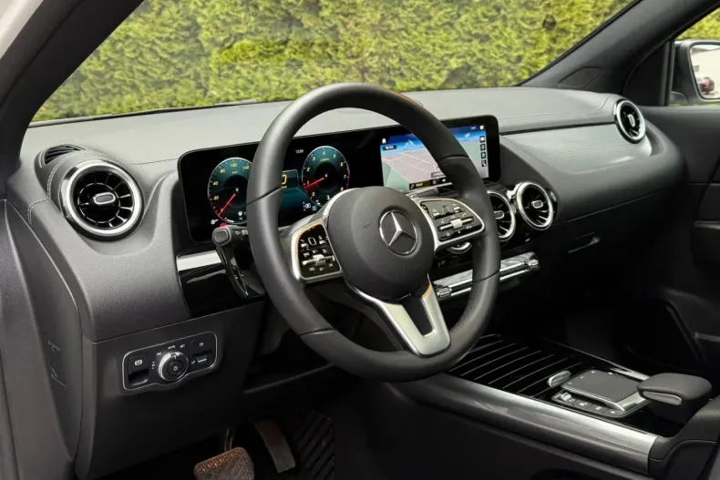 Mercedes-Benz GLA 200 din 2020 cu 20.800 km - oferta MER152459 - foto 13