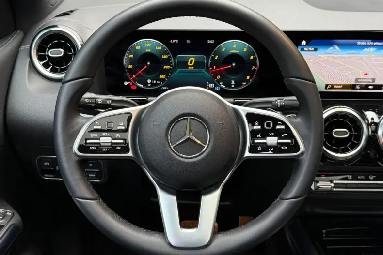 Mercedes-Benz GLA 200 din 2020 cu 20.800 km - oferta MER152459 - foto 17