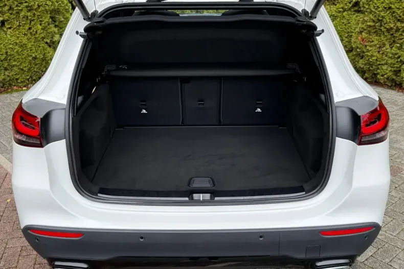 Mercedes-Benz GLA 200 din 2020 cu 20.800 km - oferta MER152459 - foto 27