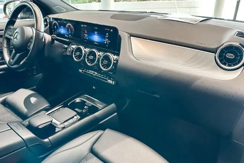 Mercedes-Benz GLA 250 din 2021 cu 87.850 km - oferta MER152461 - foto 7