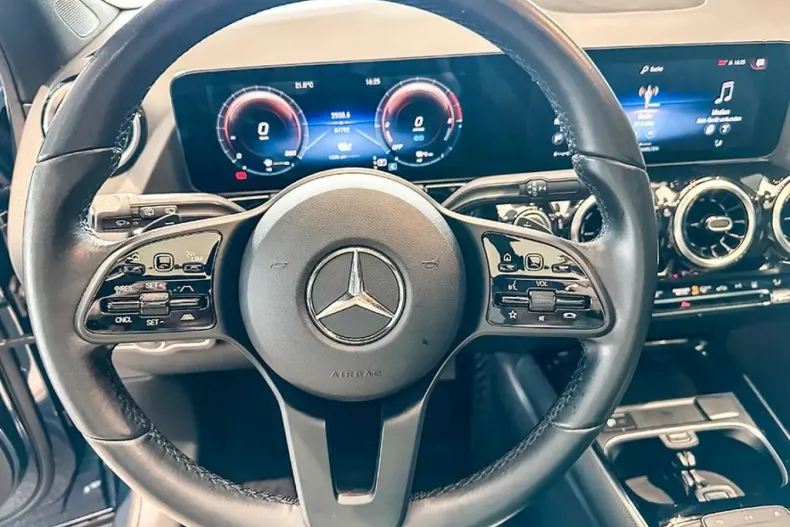 Mercedes-Benz GLA 250 din 2021 cu 87.850 km - oferta MER152461 - foto 8