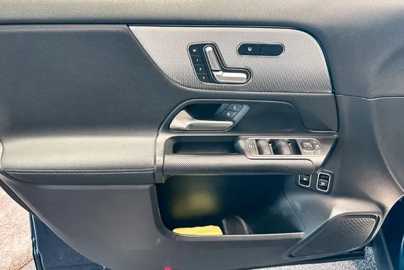 Mercedes-Benz GLA 250 din 2021 cu 87.850 km - oferta MER152461 - foto 10