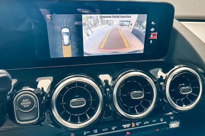 Mercedes-Benz GLA 250 din 2021 cu 87.850 km - oferta MER152461 - foto 12