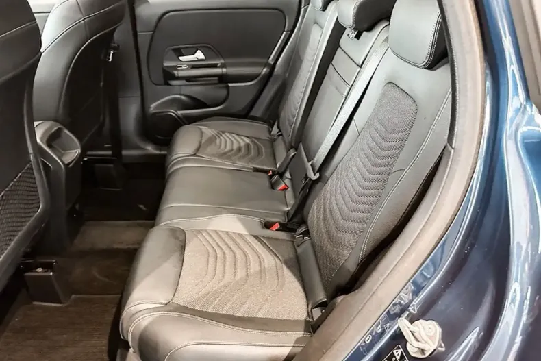 Mercedes-Benz GLA 250 din 2021 cu 87.850 km - oferta MER152461 - foto 13