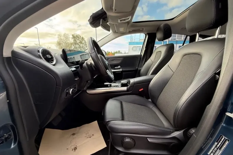 Mercedes-Benz GLA 200 din 2020 cu 98.400 km - oferta MER152462 - foto 11