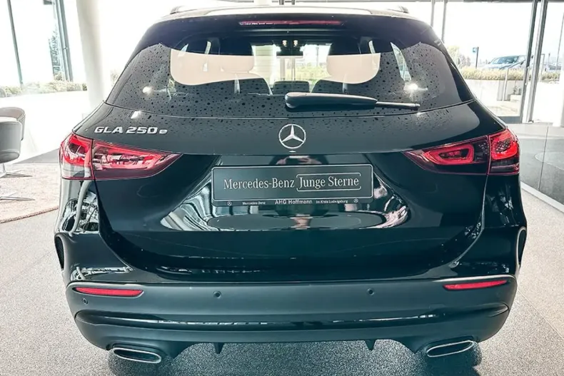 Mercedes-Benz GLA 250 din 2022 cu 88.100 km - oferta MER152463 - foto 4