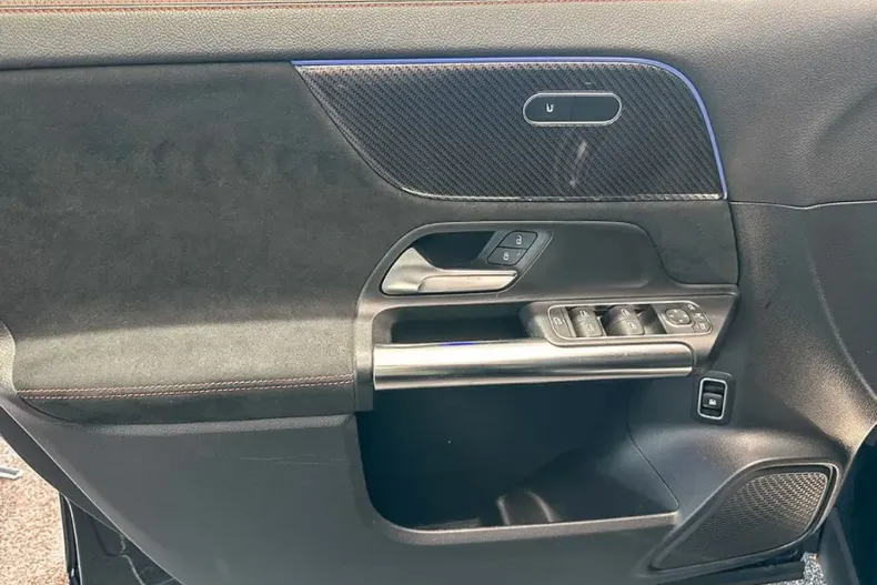 Mercedes-Benz GLA 250 din 2022 cu 88.100 km - oferta MER152463 - foto 9