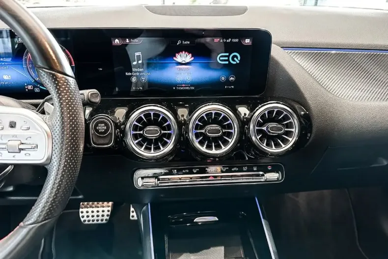 Mercedes-Benz GLA 250 din 2022 cu 88.100 km - oferta MER152463 - foto 10