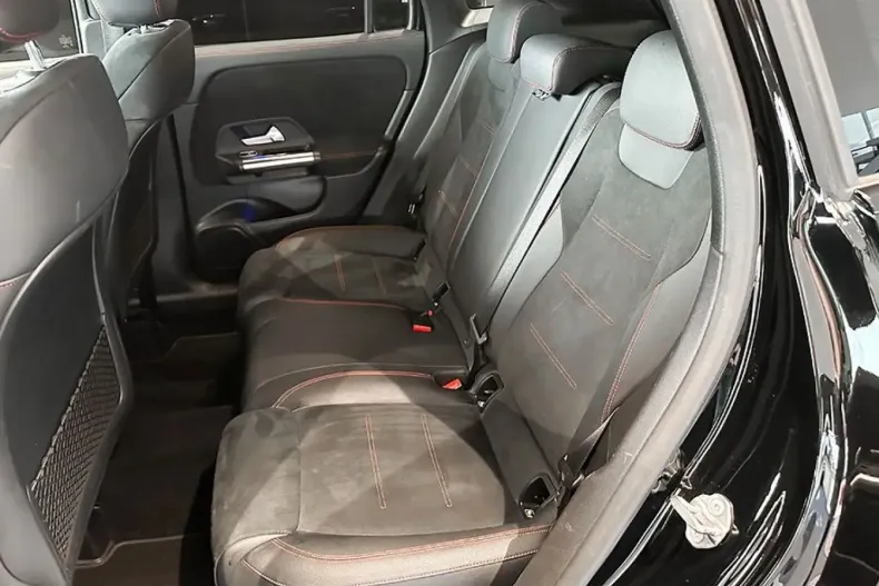 Mercedes-Benz GLA 250 din 2022 cu 88.100 km - oferta MER152463 - foto 12