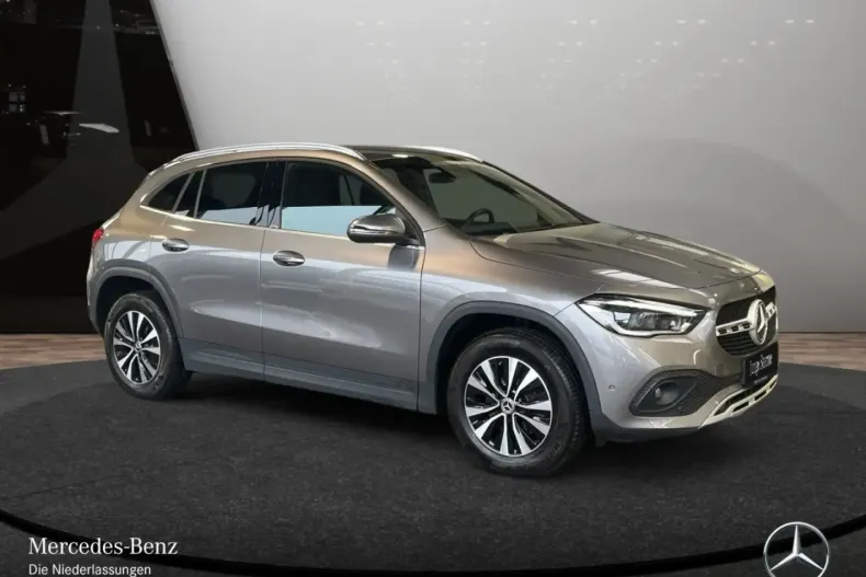 Mercedes-Benz GLA 200 din 2022 cu 92.198 km - oferta MER152464 - foto 1