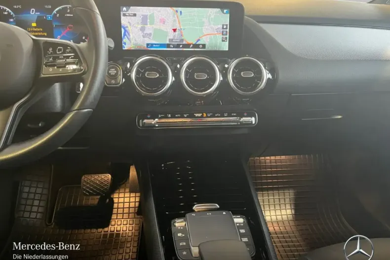 Mercedes-Benz GLA 200 din 2022 cu 92.198 km - oferta MER152464 - foto 11