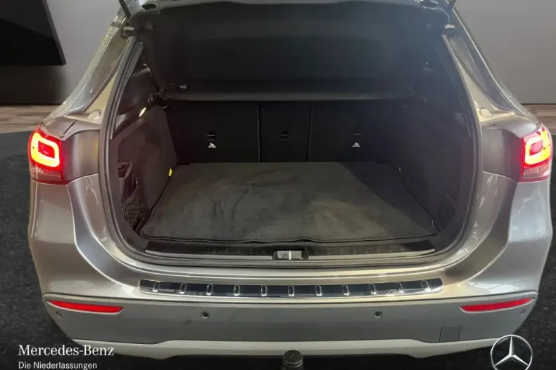 Mercedes-Benz GLA 200 din 2022 cu 92.198 km - oferta MER152464 - foto 14