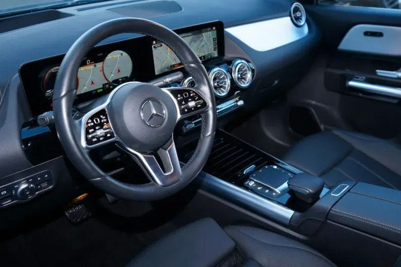 Mercedes-Benz GLA 250 din 2021 cu 107.720 km - oferta MER152465 - foto 4