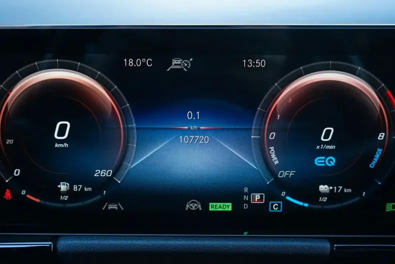 Mercedes-Benz GLA 250 din 2021 cu 107.720 km - oferta MER152465 - foto 21